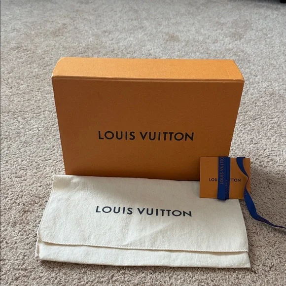 Louis Vuitton Orange Gift Box with Cream Pouch - Picture 1 of 15